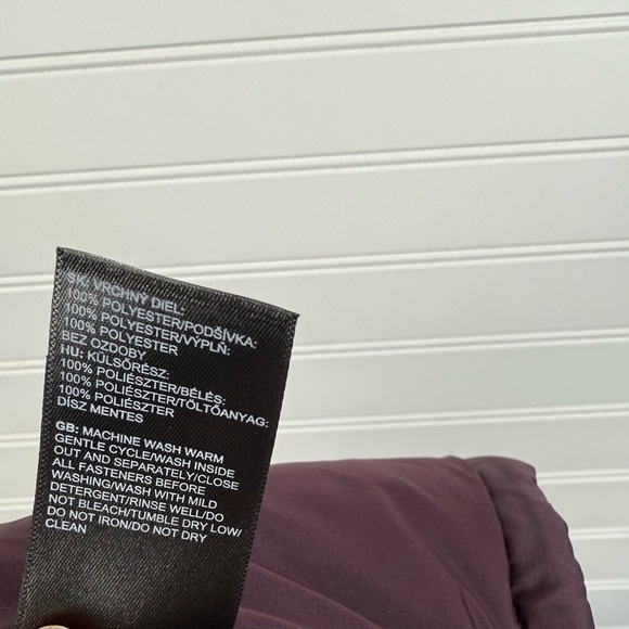 The North Face women’s purple Sylvester colorblock retro puffer vest. Size XL - Picture 9 of 10